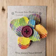 Amor Tweed pin brooch image 1