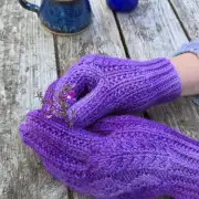 Hand dyed gloves - XS image 1