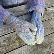 Hand dyed mittens - S image 1