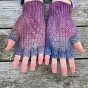 Hand dyed fingerless gloves XS image 2