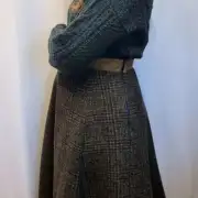 Bespoke Tweed Skirt image 3