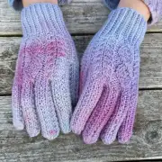 Hand dyed gloves - M image 4