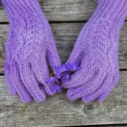Hand dyed gloves - M image 3