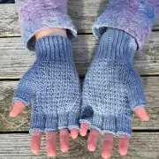 Hand dyed fingerless gloves M image 3