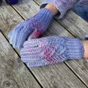 Hand dyed gloves - XS image 1