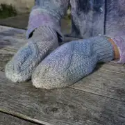 Hand dyed mittens - S image 2