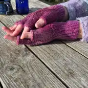 Hand dyed fingerless gloves M image 2