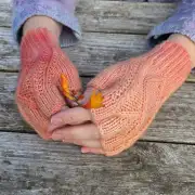 Hand dyed fingerless gloves XS image 4