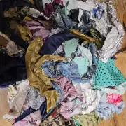 Fabric offcuts, pieces and scraps 3.5kg image 2
