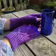 Hand dyed fingerless gloves M image 5
