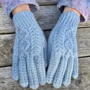 Hand dyed gloves - M image 2