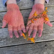 Hand dyed fingerless gloves XS image 5