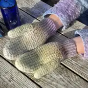 Hand dyed mittens - S image 2