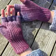 Hand dyed fingerless gloves S image 4