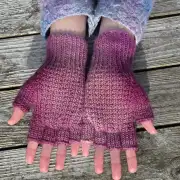 Hand dyed fingerless gloves M image 4
