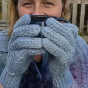 Hand dyed gloves - M image 4