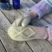 Hand dyed mittens - S image 3
