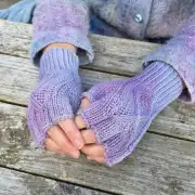 Hand dyed fingerless gloves M image 3