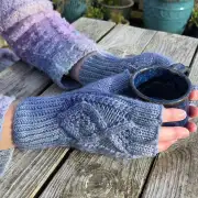 Hand dyed fingerless gloves M image 5