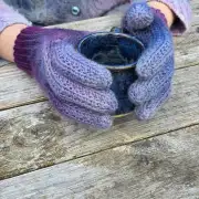 Hand dyed gloves - XS image 2