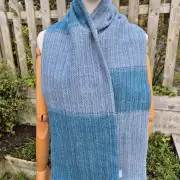 Two Sisters lambswool Tweed scarf image 3