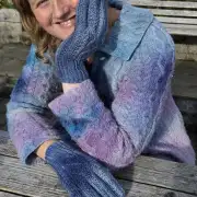 Hand dyed gloves - M image 3