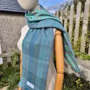 Two Sisters lambswool Tweed scarf image 1