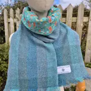 Two Sisters lambswool Tweed scarf image 3