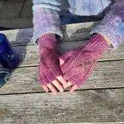 Hand dyed fingerless gloves M image 3