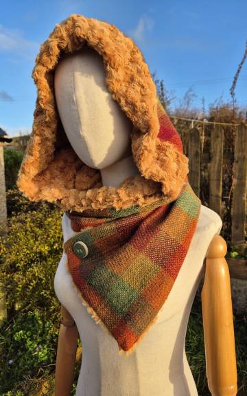 Three Sisters Tweed Hooded scarf