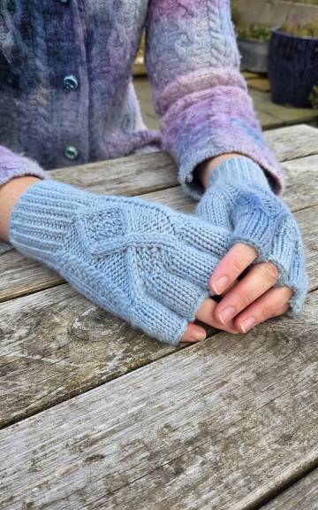 Hand dyed fingerless gloves S
