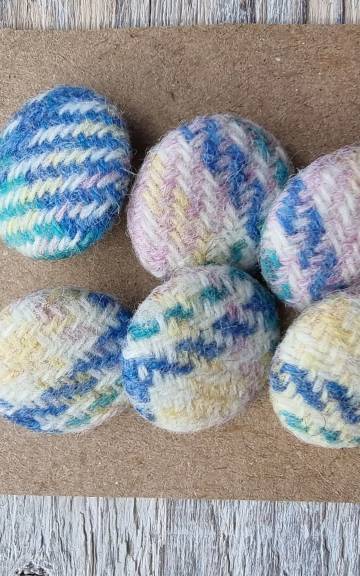 Amor Tweed Buttons - 3