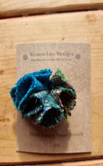 Three Sisters Tweed pin brooch