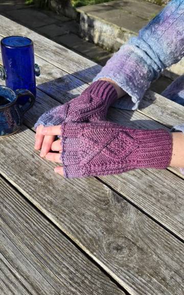 Hand dyed fingerless gloves S