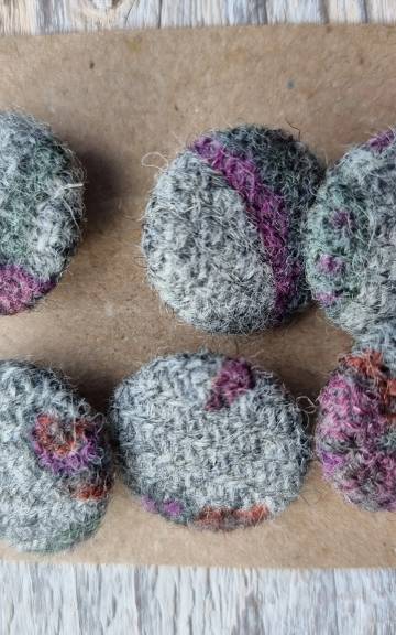 Harris Tweed buttons - 2 3