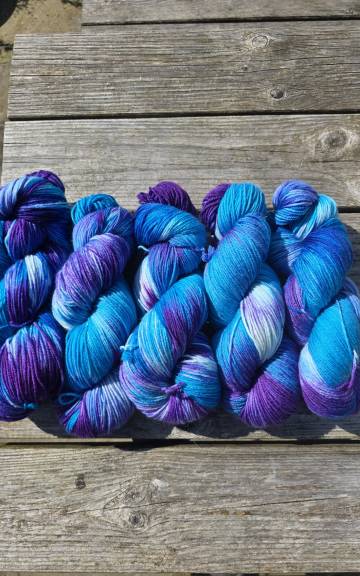 Hand-Dyed Yarn: 100% Merino, 4 ply x5