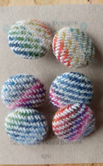 Two Sisters tweed buttons - 3 3