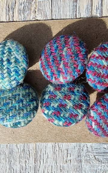 Three Sisters Tweed Buttons - 4 5