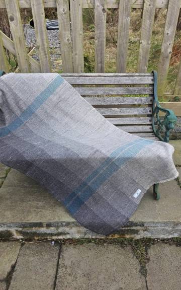 Two Sisters Tweed Throw gotland