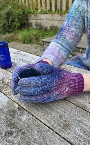 Hand dyed gloves - XS
