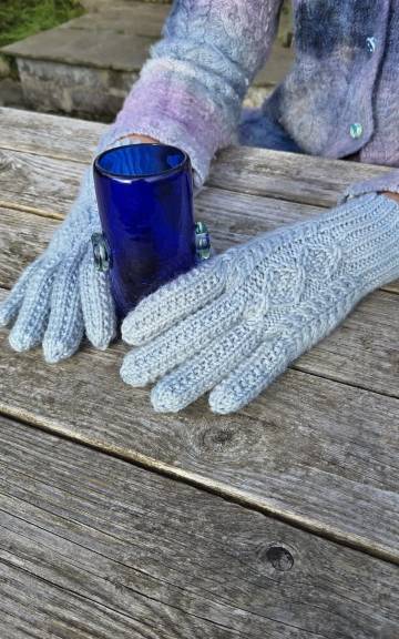 Hand dyed gloves - L