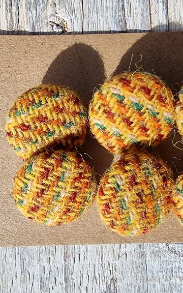 Three Sisters Tweed Buttons - 6 2