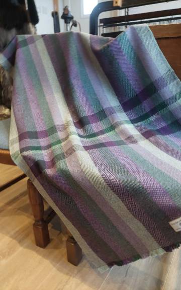 Three Sisters Tweed throw
