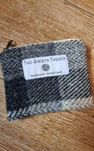 Two Sisters Tweed Zip Purse