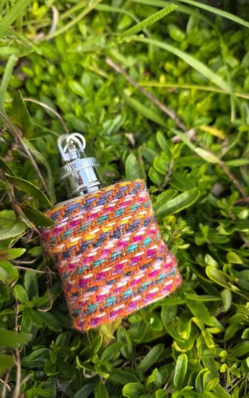 Hipflask keyring with Two Sisters Tweed cover