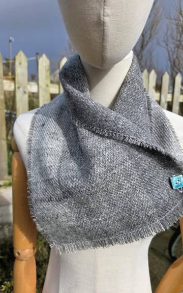 Two Sisters Tweed Neckwarmer gotland