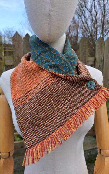 Two Sisters lambswool Tweed neck warmer
