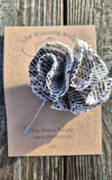 Tweed lapel pin brooch
