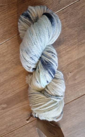 Hand-Dyed Yarn: 100% Merino, aran