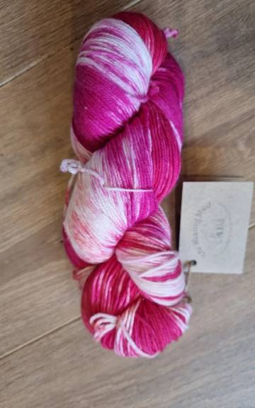 Hand-Dyed Yarn: 100% Merino, 4 ply